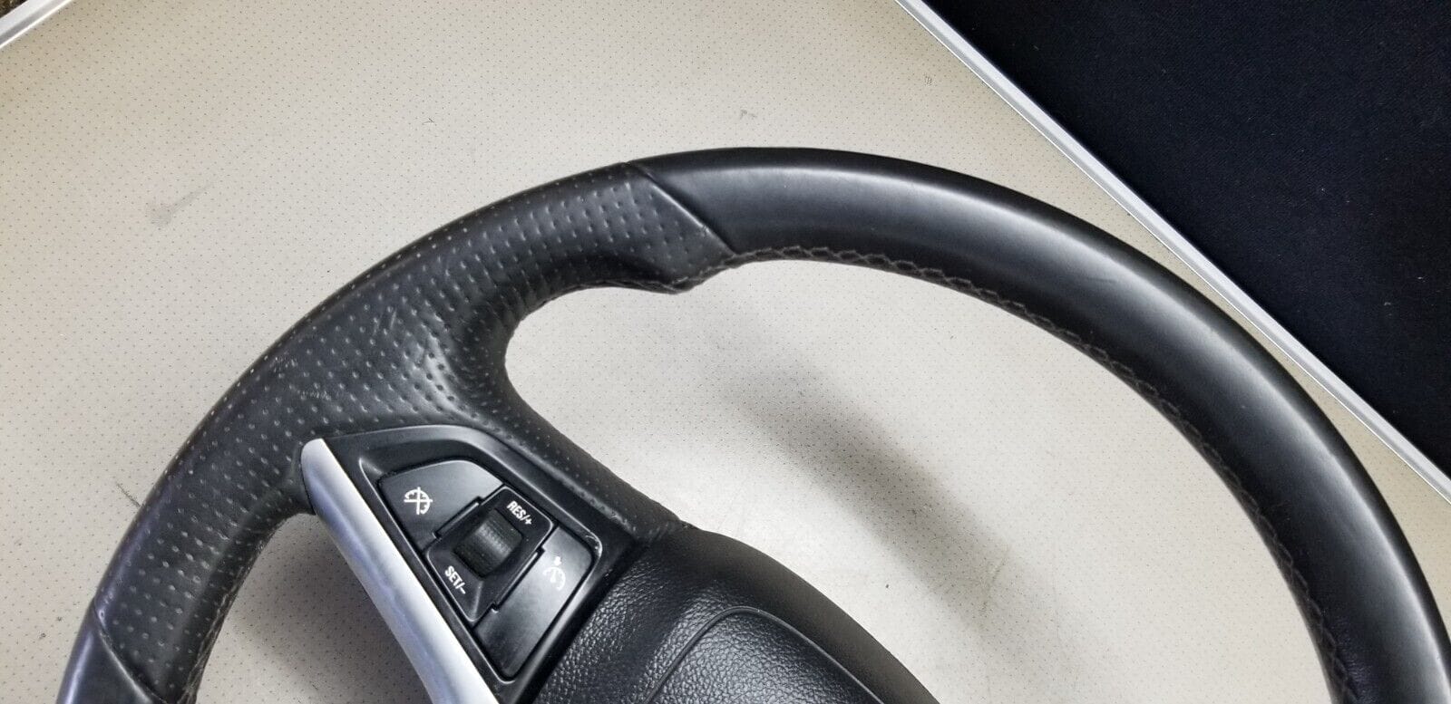 Vauxhall Insignia Multifuction Steering Wheel With Airbag Leather - Image 3