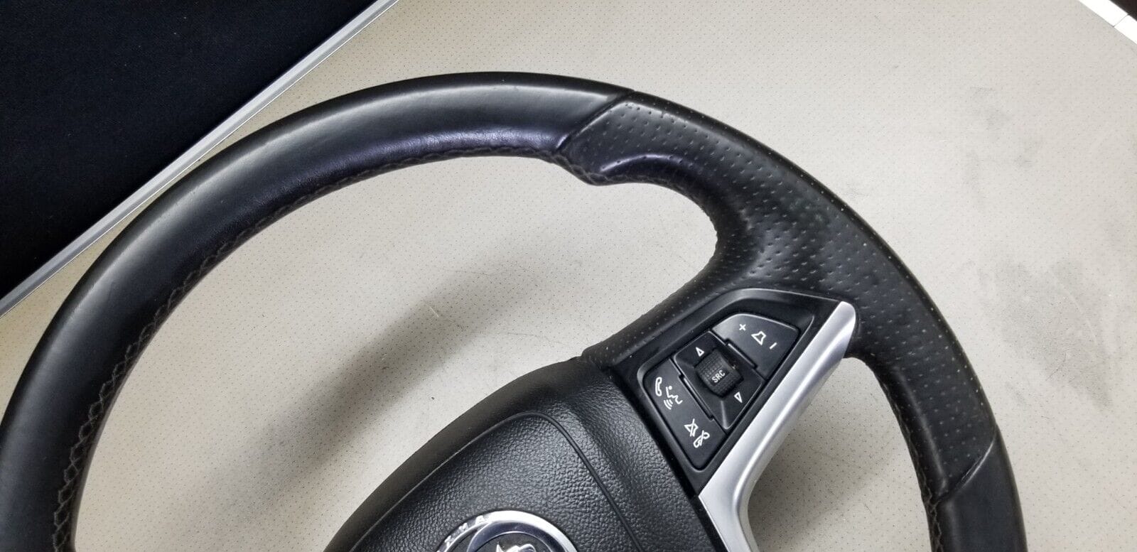 Vauxhall Insignia Multifuction Steering Wheel With Airbag Leather - Image 4