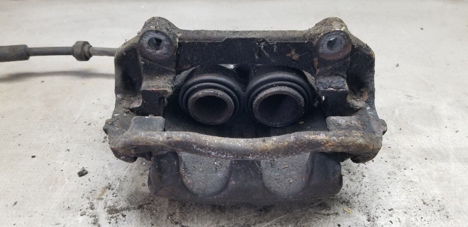 VAUXHALL VIVARO Brake Caliper Passenger Front 2013 2.0 Diesel - Image 7