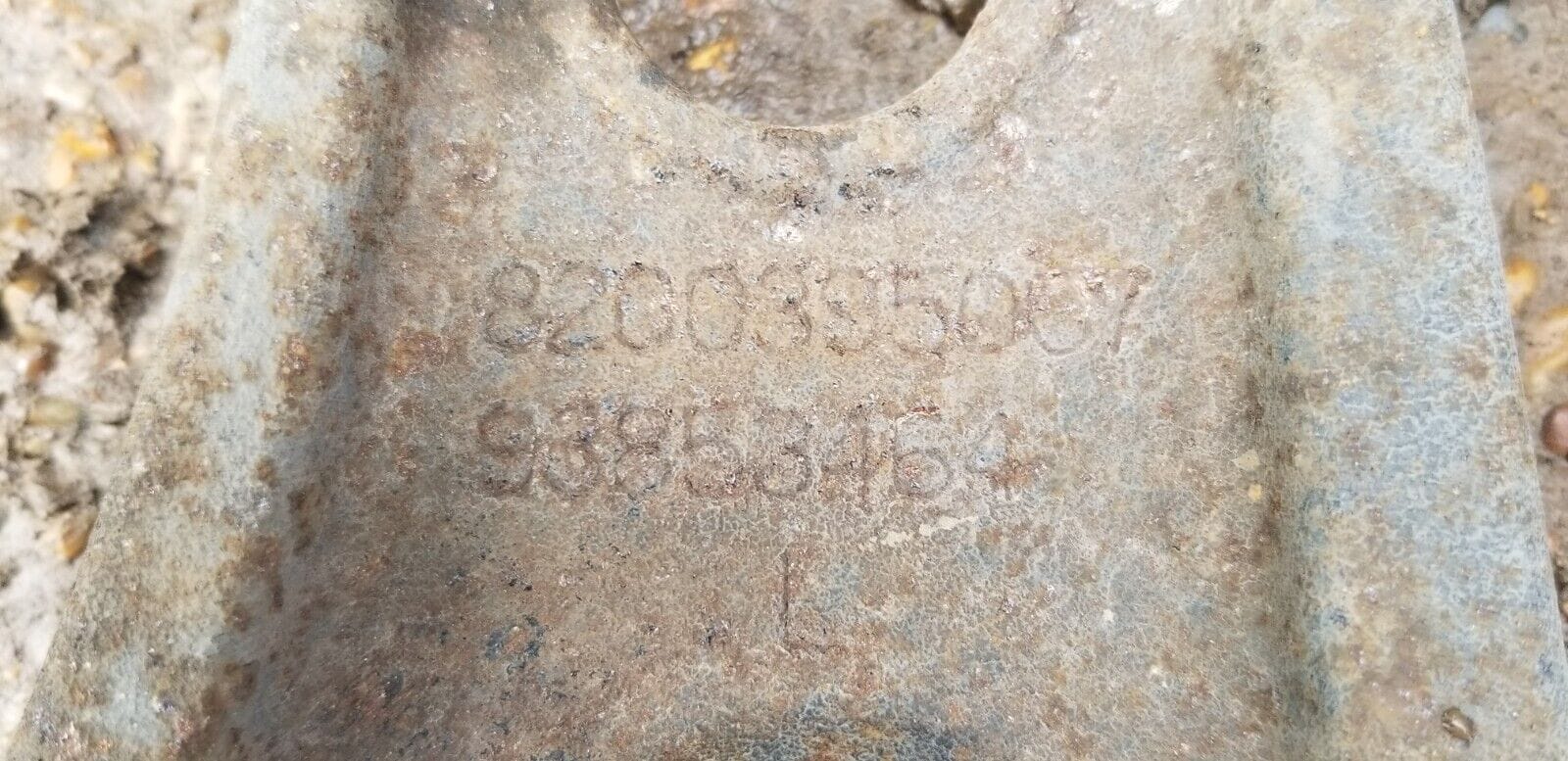 VAUXHALL VIVARO / TRAFIC FRONT PASSENGER / LEFT SIDE LOWER WISHBONE 8200395007 - Image 4