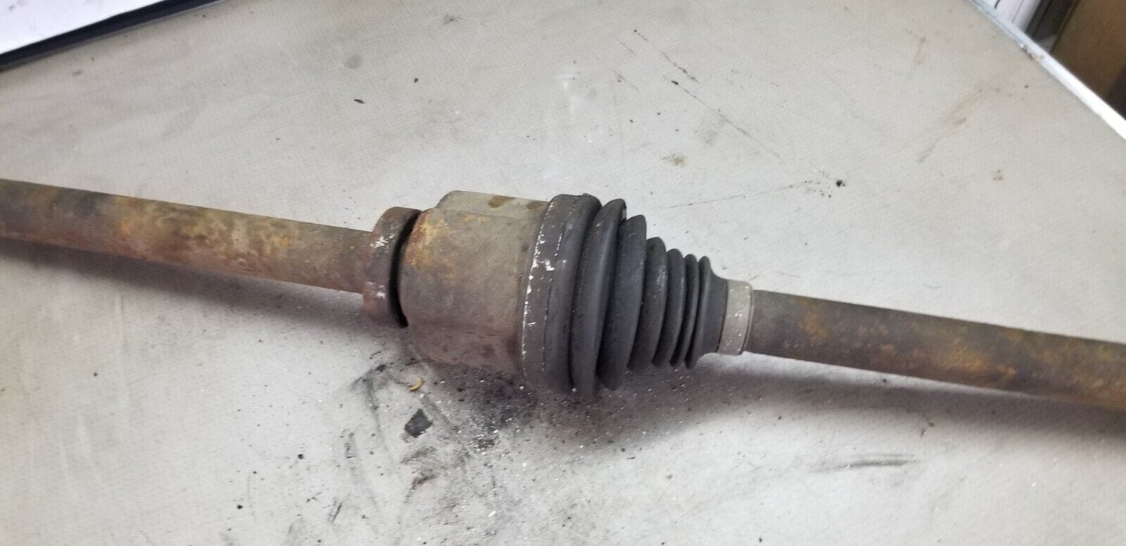 Vauxhall Vivaro 2.0 DCI 6 Speed 07-14 Driver Side O/S Driveshaft - Image 5