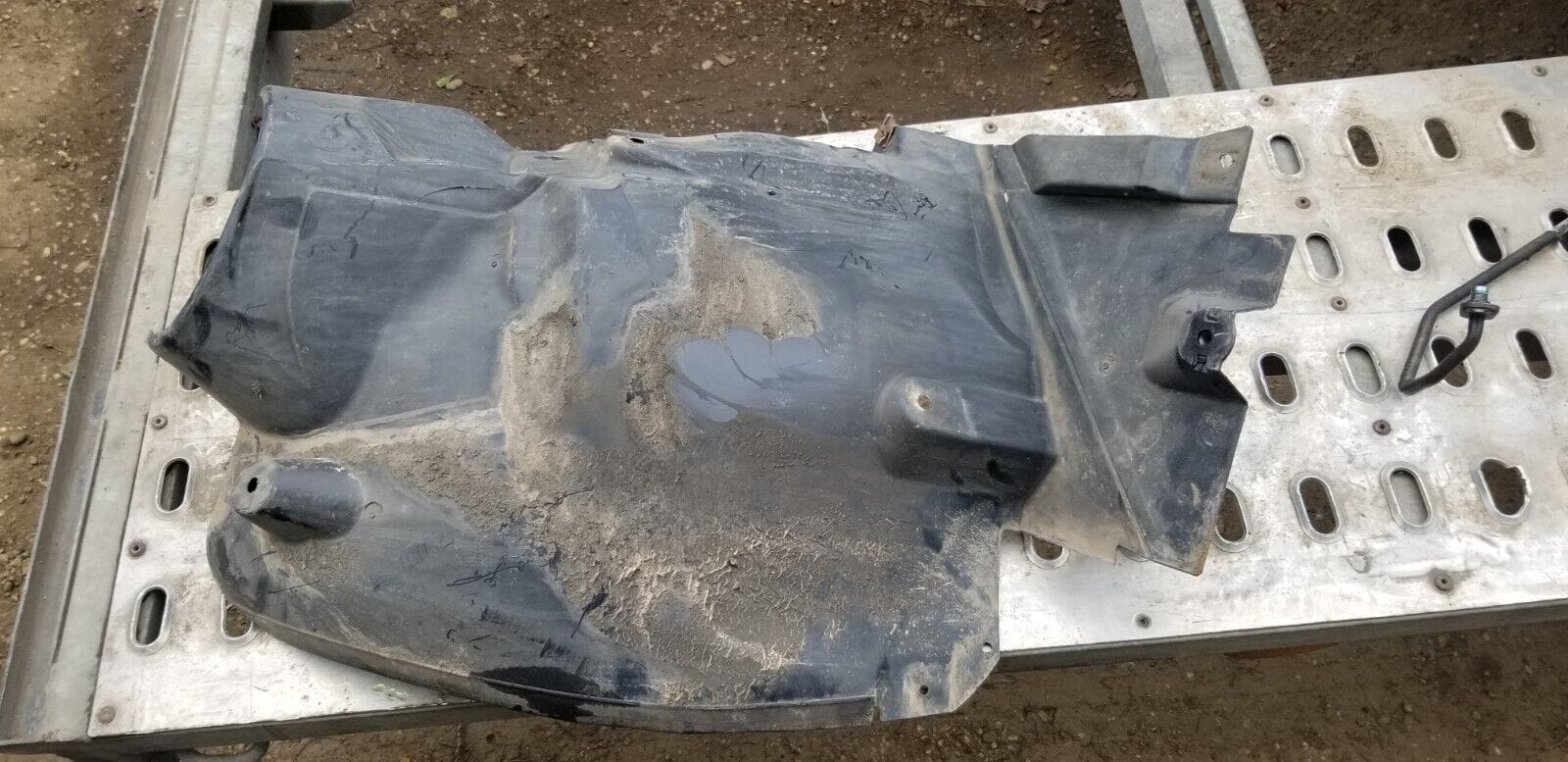 Wheel arch liner with part number A2076901330 - Image 3