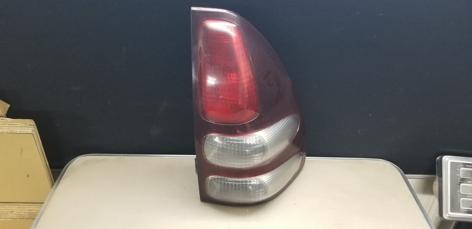 2005 TOYOTA LAND CRUISER O/S DRIVERS SIDE RIGHT REAR LIGHT