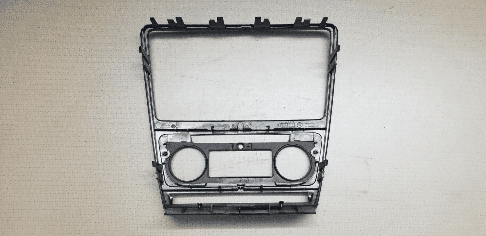 2012 Skoda Octavia Audio Stereo Panel Mounting GENUINE - Image 3