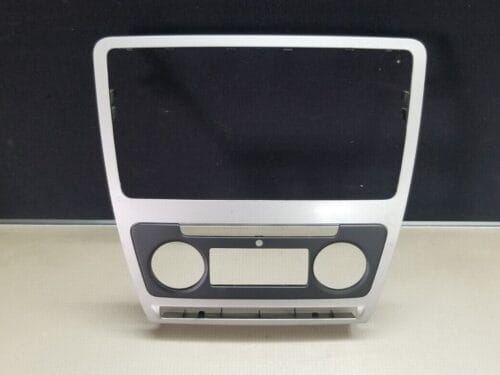 2012 Skoda Octavia Audio Stereo Panel Mounting GENUINE