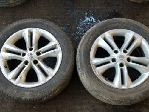 2x NISSAN QASHQAI J10 17" ALLOY WHEEL WITH TYRE 215/60R17 40300BR07A