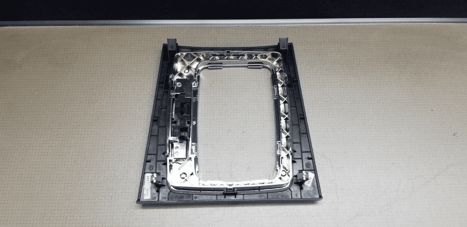 A2076801107 AUTOMATIC SURROUNDING TRIM MERCEDES BENZ E-CLASS W207 COUPE - Image 3