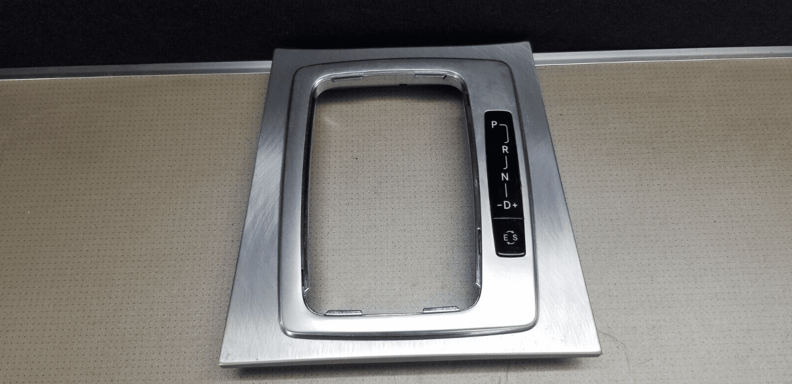 A2076801107 AUTOMATIC SURROUNDING TRIM MERCEDES BENZ E-CLASS W207 COUPE