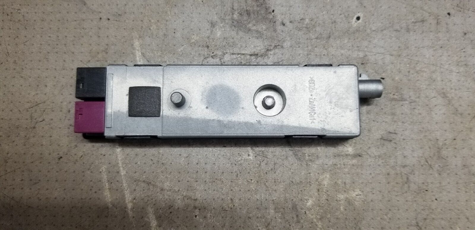 Antenna Amplifier Mercedes W207 Convertible Aerial Unit Left N/S A2078201189 - Image 4