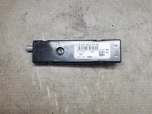 Antenna Amplifier Mercedes W207 Convertible Aerial Unit Left N/S A2078201189
