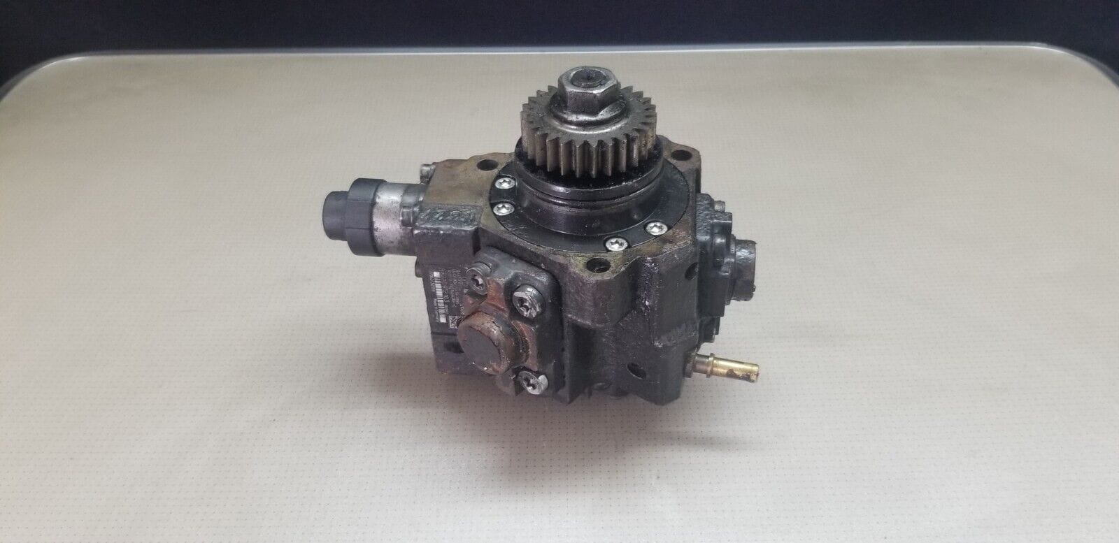 Fuel pump 0445010234 Vauxhall Movano Vivaro Renault Master front view