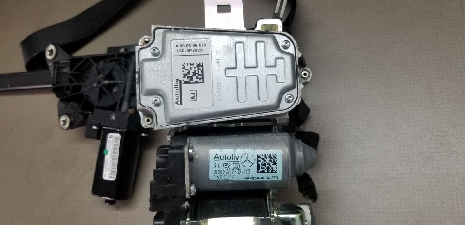 Genuine 2011 Mercedes-Benz E 250 Cdi Coupe Front Seat Belt Driver Side - Image 3