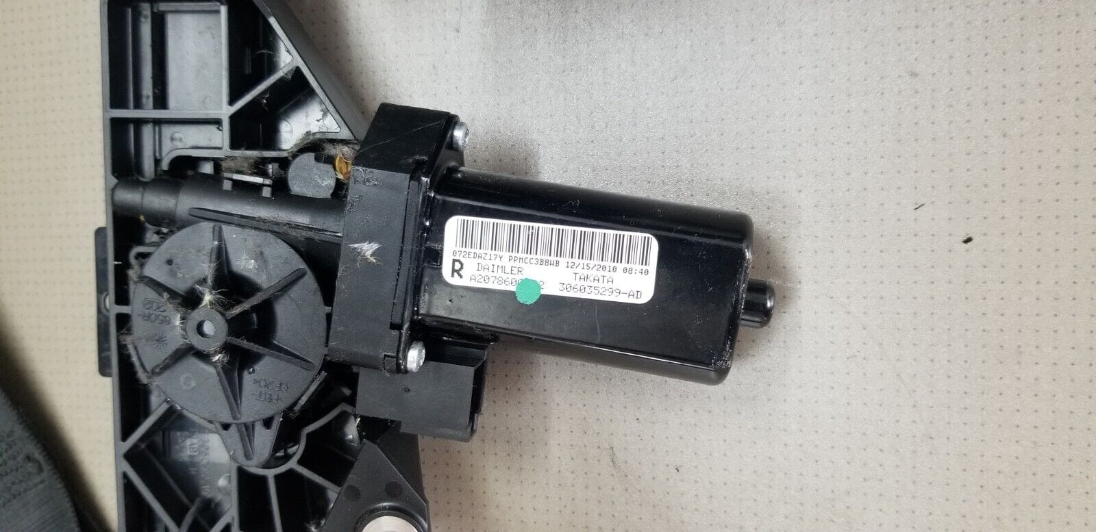 Genuine 2011 Mercedes-Benz E 250 Cdi Coupe Front Seat Belt Driver Side - Image 4