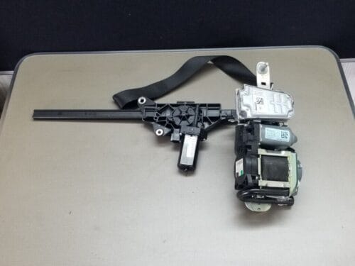 2011 Mercedes E250 CDI Coupe driver side front seat belt