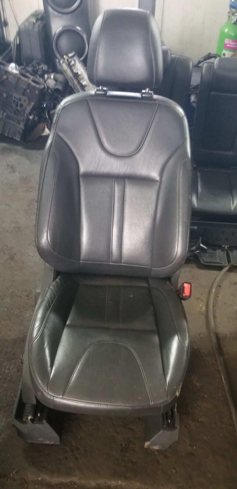 Ford Kuga 2016 MK2 black leather front seats