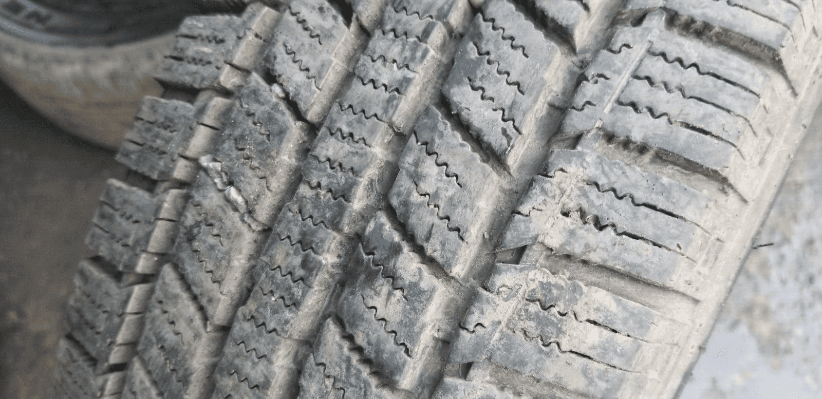 ICE PLUS S110 225/65/R16 112/110R M+S C DOT 2816 8+MM - Image 3