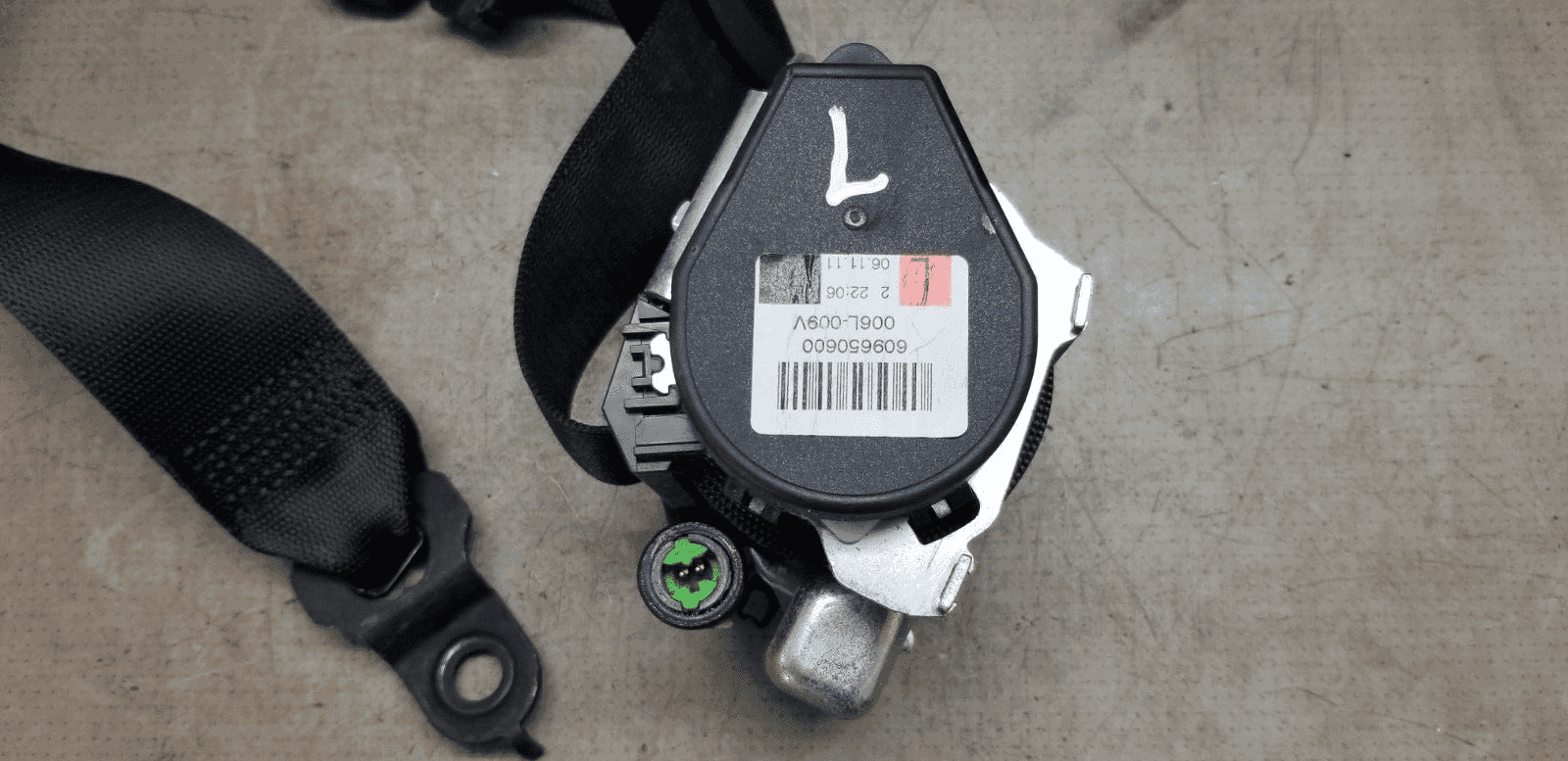 Tested Mercedes rear left seat belt A2078601585 ready to fit