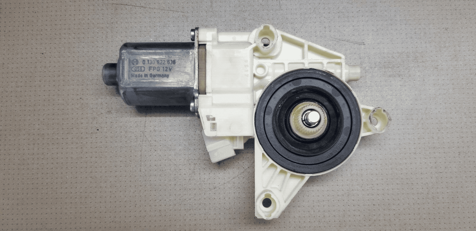 MERCEDES-BENZ E-CLASS W212 Front Right Window Regulator Motor A2129066702 2013 - Image 3