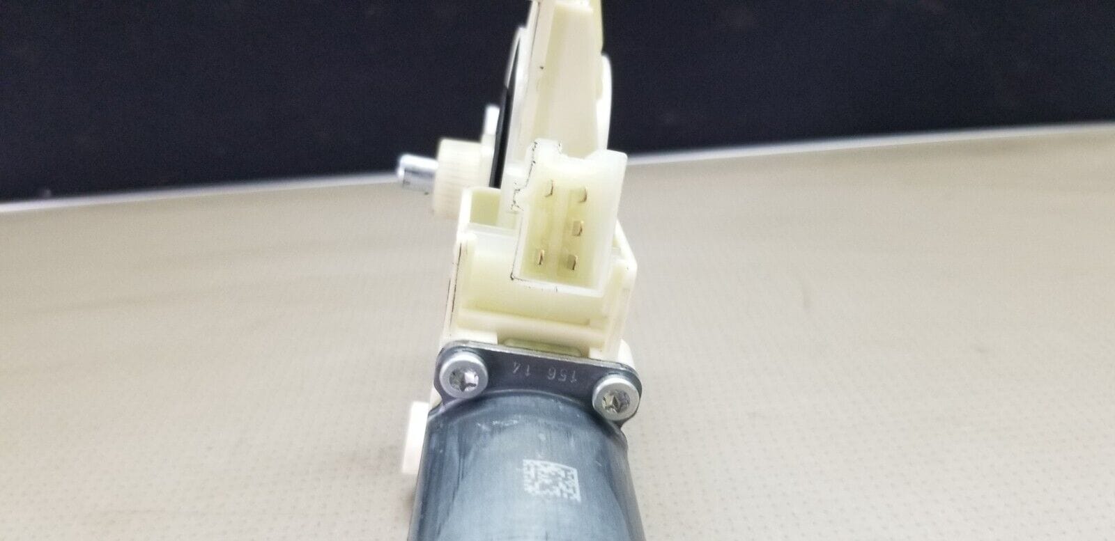 MERCEDES-BENZ E-CLASS W212 Front Right Window Regulator Motor A2129066702 2013 - Image 4