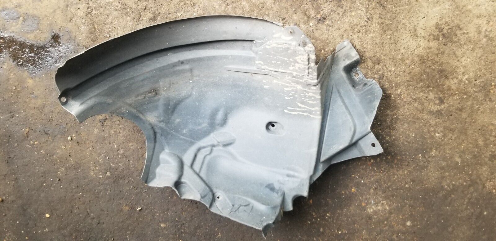 MERCEDES BENZ E W212 2045 Inner Fender Splash Guard Left A2126903030 - Image 3