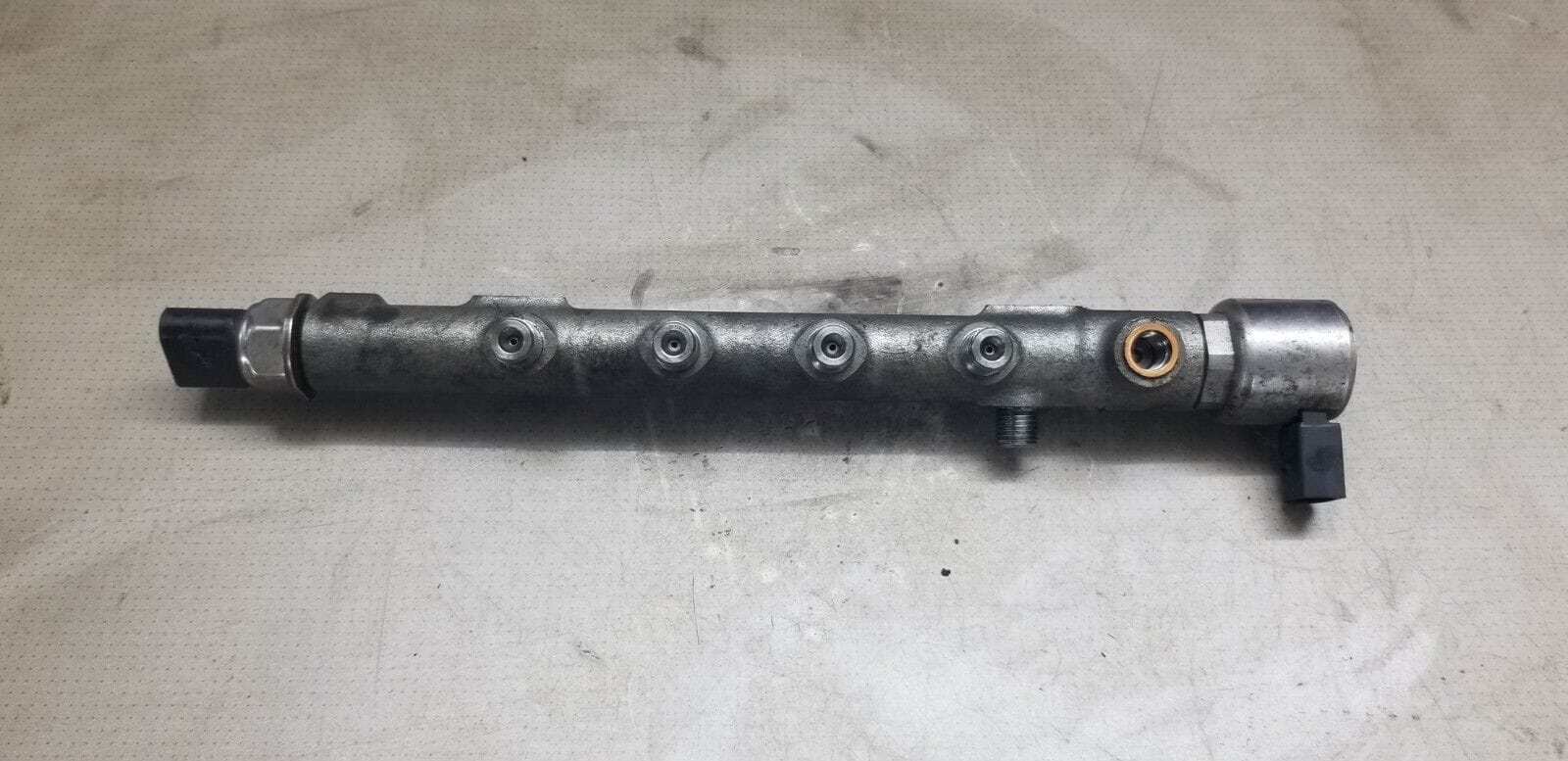 Mercedes Benz W212 E Class 2.1 Diesel Fuel Rail A6510700595 - Image 3