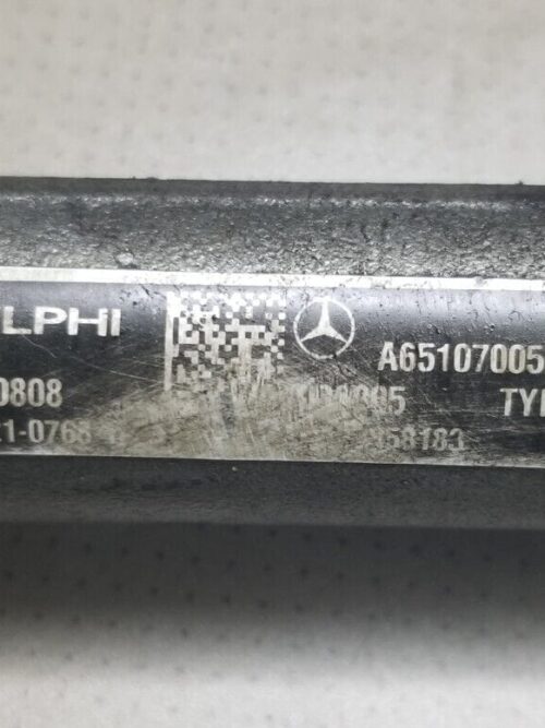 Genuine Mercedes E-Class W212 2.1 diesel fuel rail A6510700595