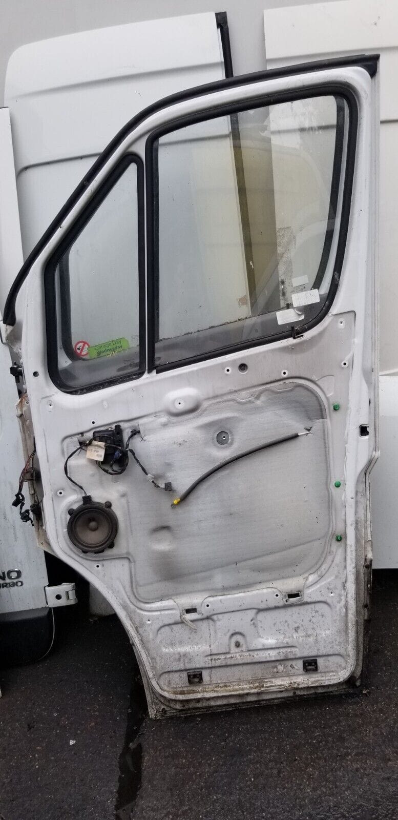 MERCEDES BENZ SPRINTER W906 VOLKSWAGEN CRAFTER DRIVER SIDE FRONT WHITE DOOR - Image 3