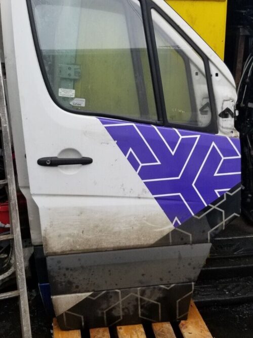 MERCEDES BENZ SPRINTER W906 VOLKSWAGEN CRAFTER DRIVER SIDE FRONT WHITE DOOR