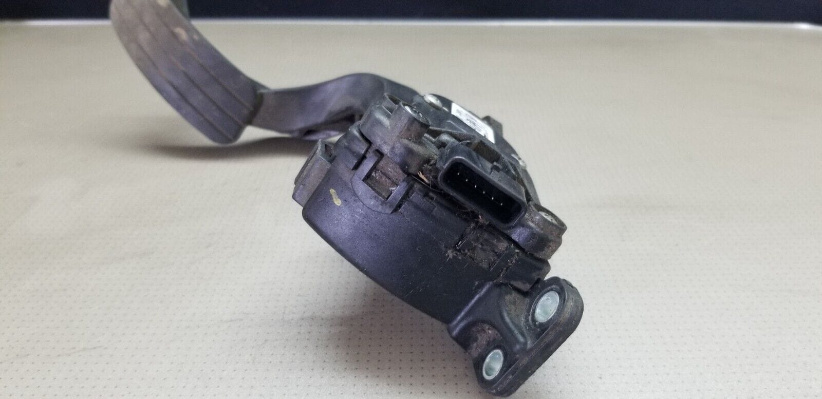 MERCEDES BENZ VITO THROTTLE ACCELERATOR PEDAL A9063000404 - Image 5