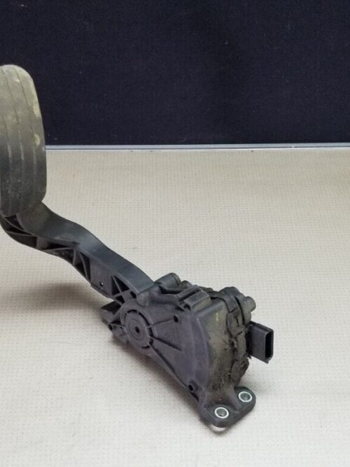 MERCEDES BENZ VITO THROTTLE ACCELERATOR PEDAL A9063000404
