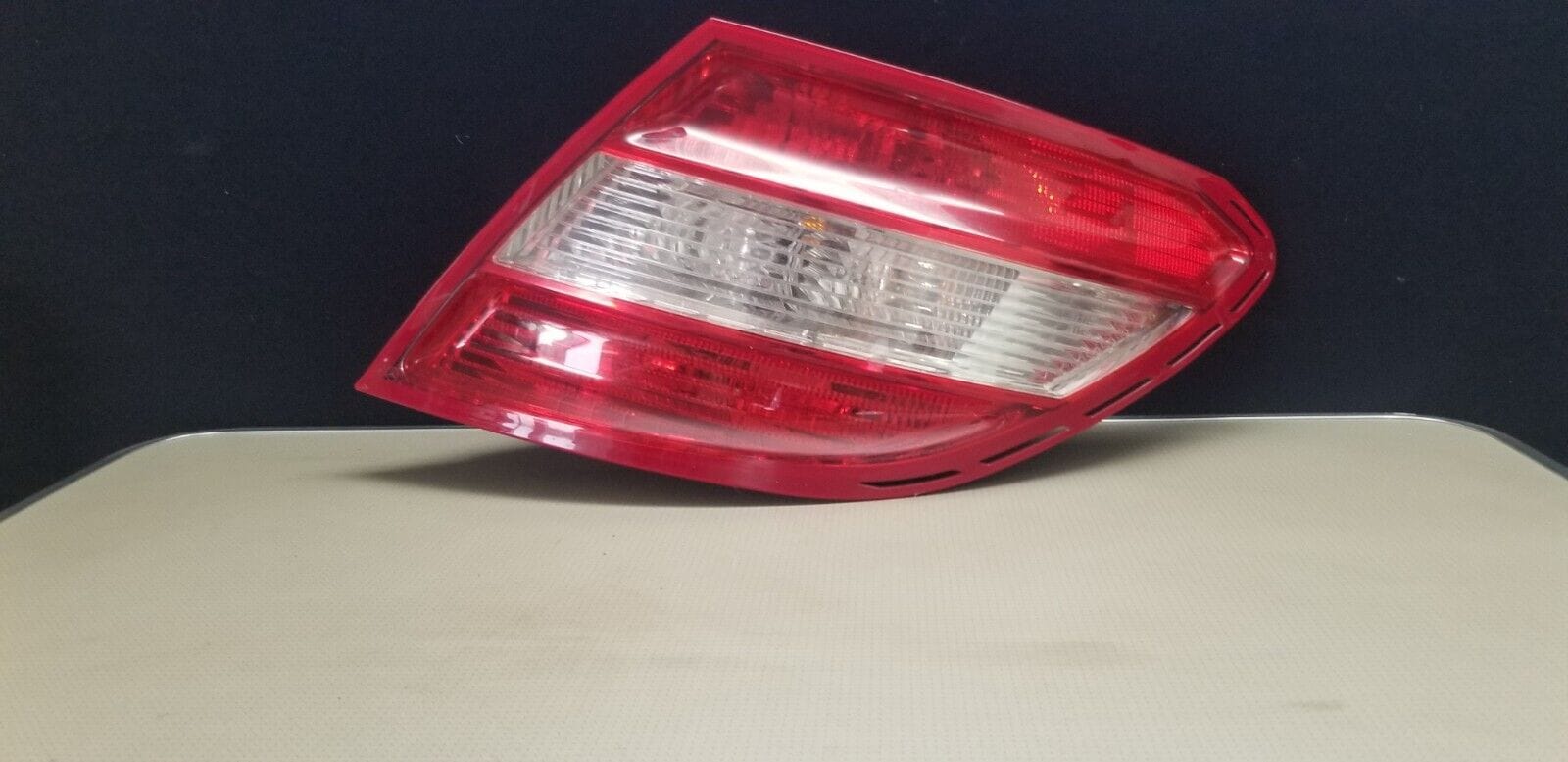 OEM Mercedes C-Class W204 passenger side rear tail lamp – A2048200264