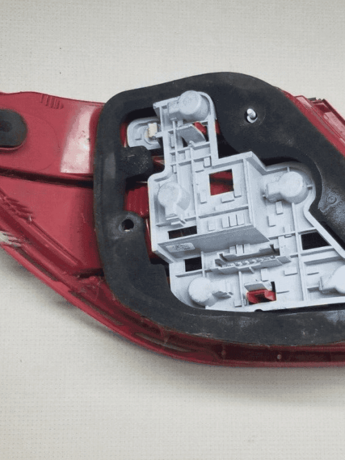 Genuine Mercedes W204 right tail light replacement – 2011 C200 Saloon