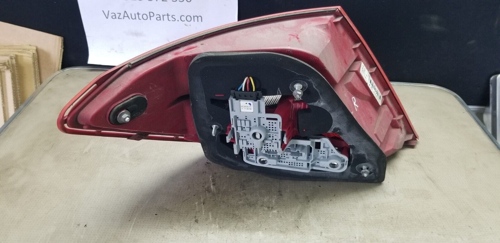Mercedes Benz C Class Tail Light Drivers Side A2048205864 |O - Image 3