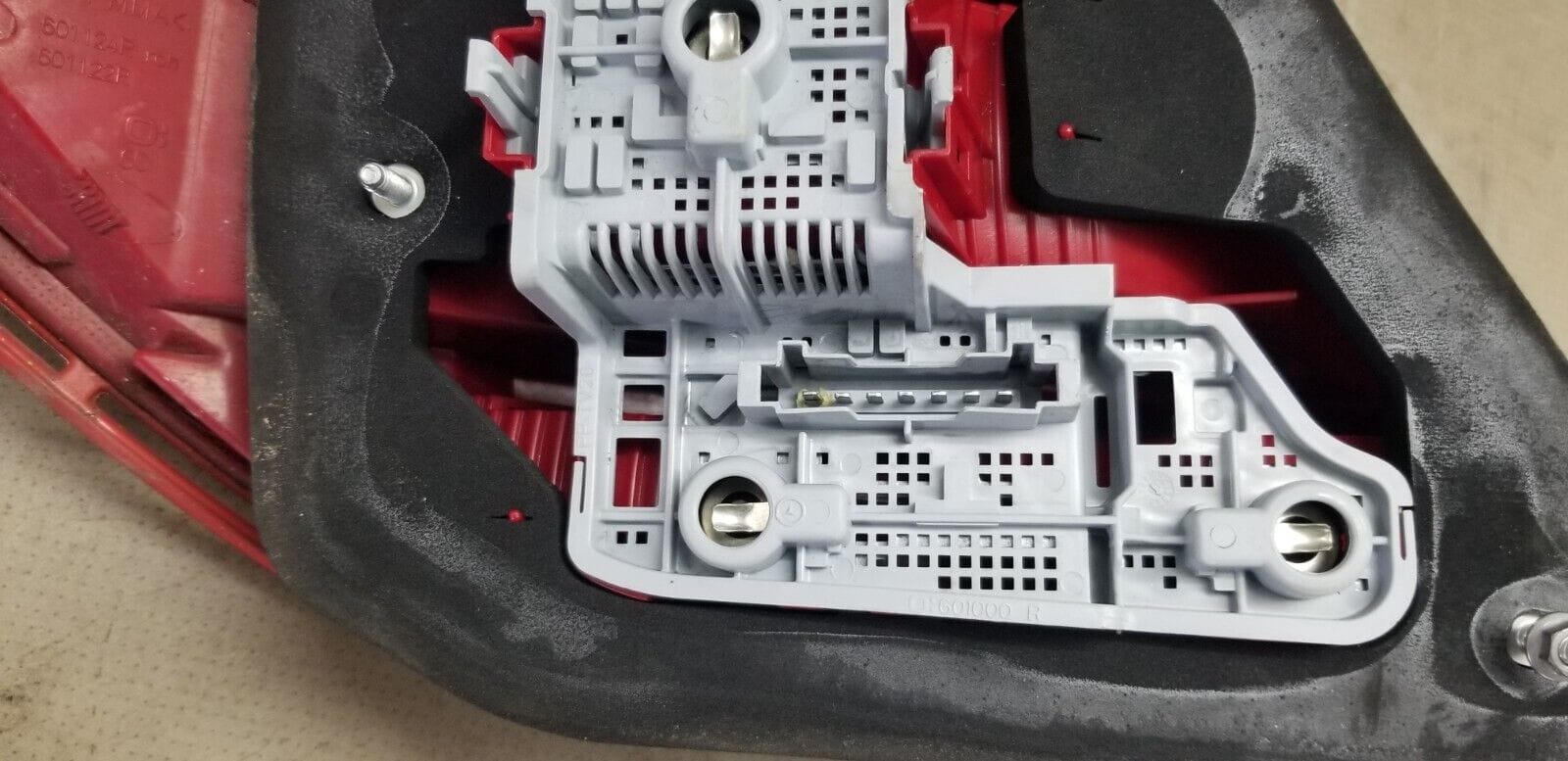 Mercedes Benz C Class Tail Light Drivers Side A2048205864 |O - Image 6