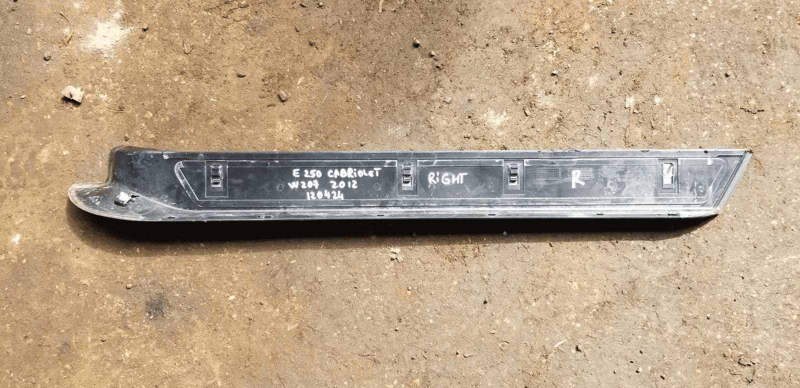 MERCEDES E-CLASS SPORT C207 COUPE 10-13 O/S/F DOOR SILL COVER PANEL A2076800174 - Image 3