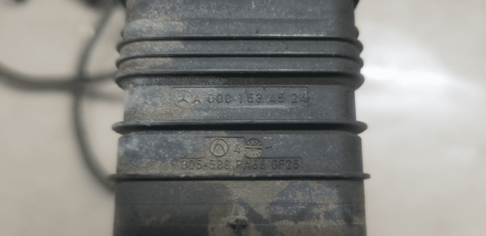 MERCEDES E220 2015 W212 FRONT BUMPER PARKING SENSORS & WIRING LOOM - Image 3