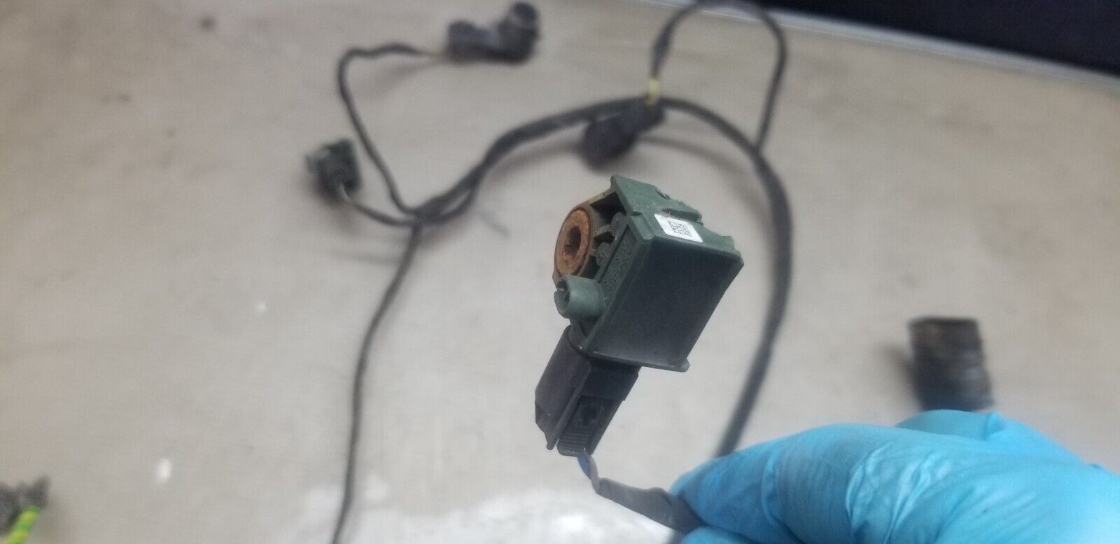 MERCEDES E220 2015 W212 FRONT BUMPER PARKING SENSORS & WIRING LOOM - Image 5