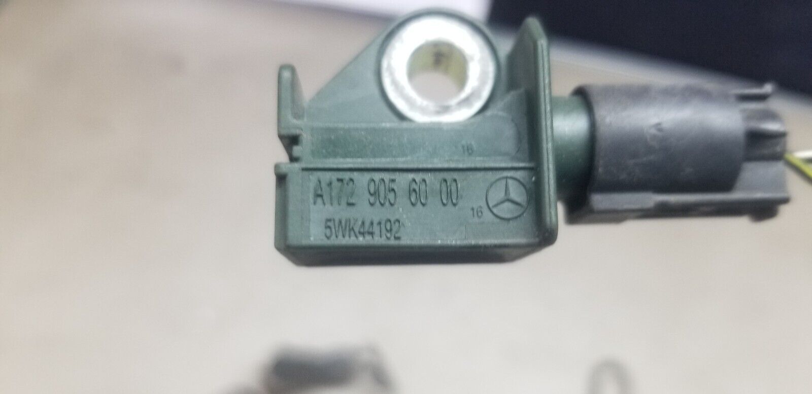 MERCEDES E220 2015 W212 FRONT BUMPER PARKING SENSORS & WIRING LOOM - Image 10