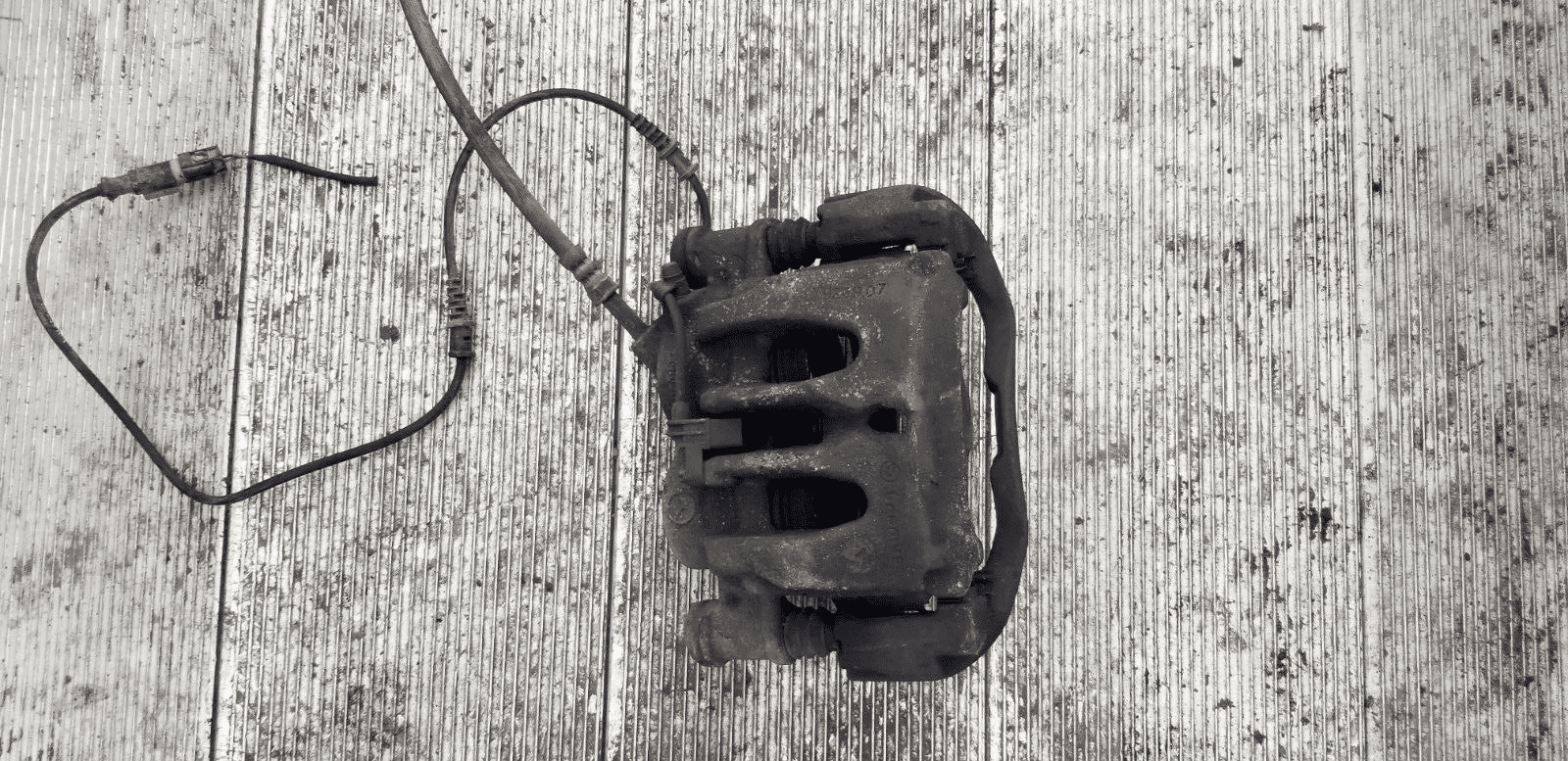 Mercedes Sprinter 2014 2.1Diesel Driver Side Front Brake Caliper - Image 3