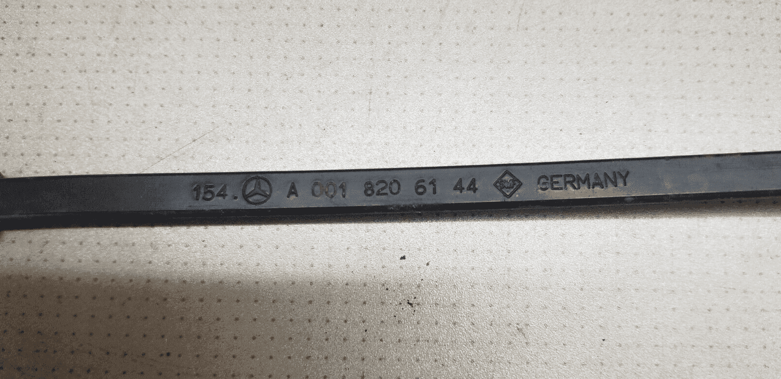 Mercedes Sprinter Crafter Passenger Side Wiper Arm Genuine 2008-18 A001820614 - Image 3