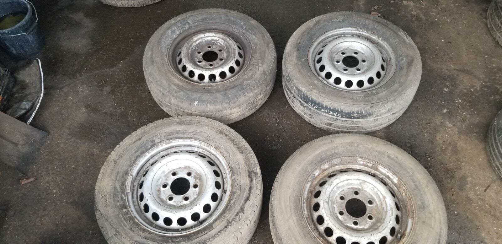 Volkswagen Crafter Set Of 4 Steel Wheel With Tyre 235/65R16C - Image 3