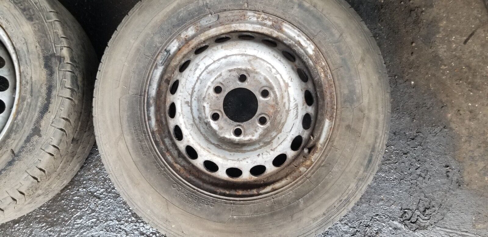 Volkswagen Crafter Set Of 4 Steel Wheel With Tyre 235/65R16C - Image 7