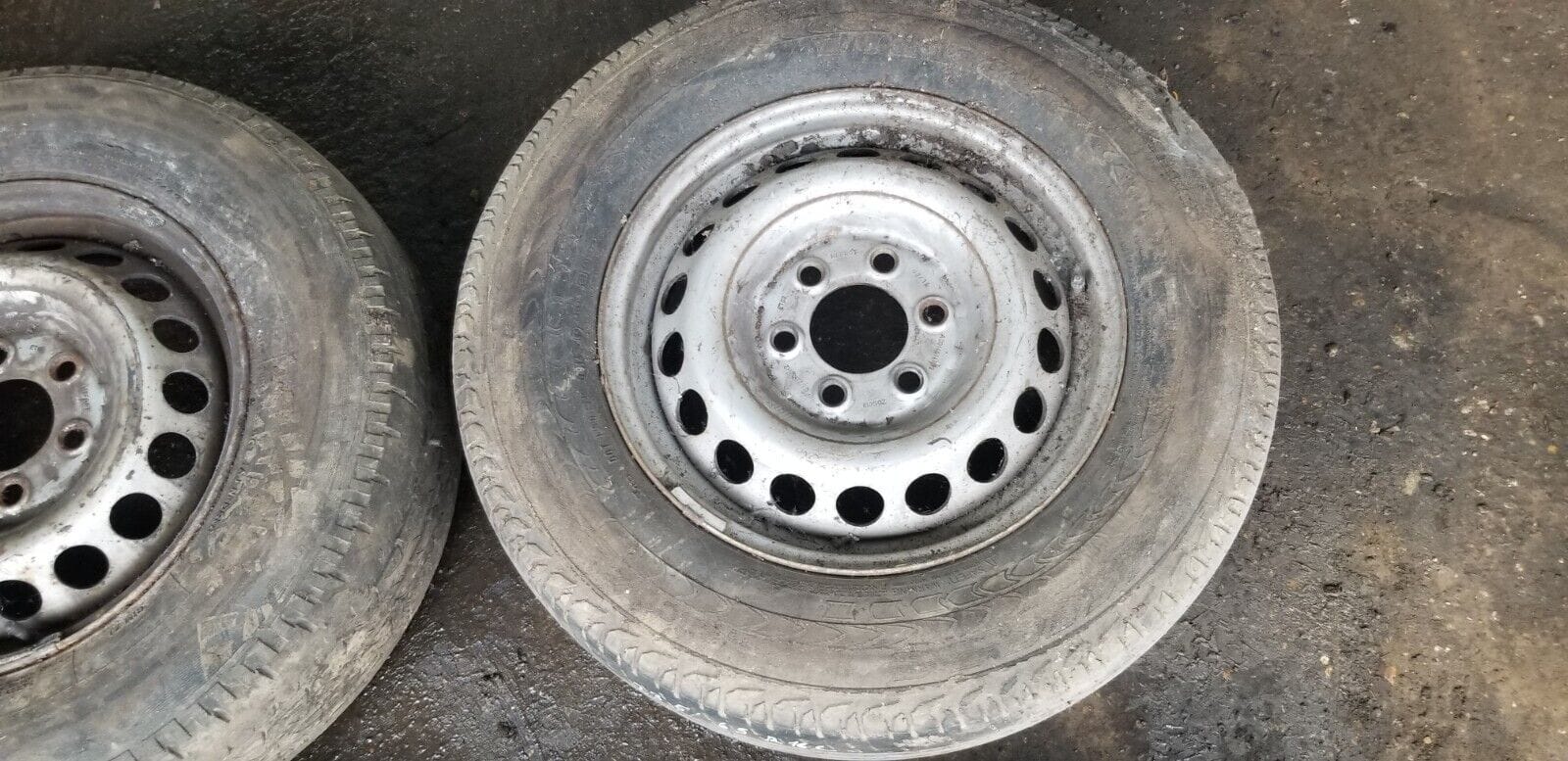 Volkswagen Crafter Set Of 4 Steel Wheel With Tyre 235/65R16C - Image 8