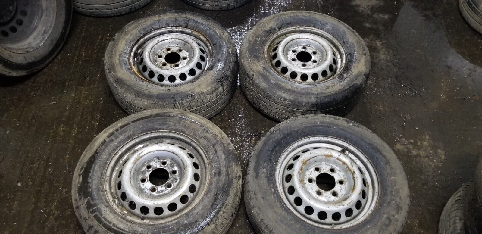 MERCEDES SPRINTER W906 / VW CRAFTER SET OF 4 STEEL WHEEL WITH TYRE 235/65R16C