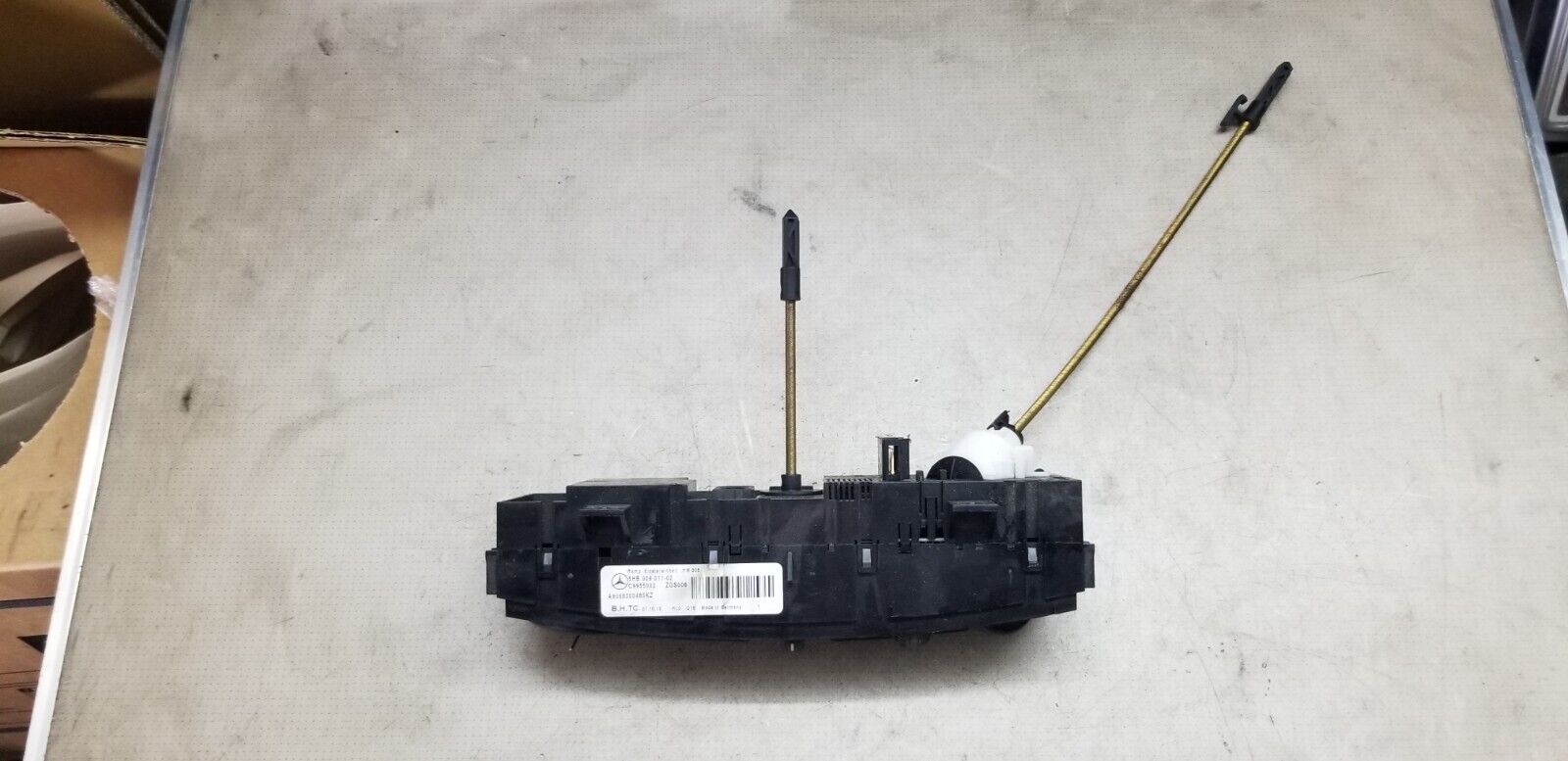 Mercedes-Benz Sprinter W906 06-14 Pre-Facelift Climate Control Panel A9068300485 |O - Image 4