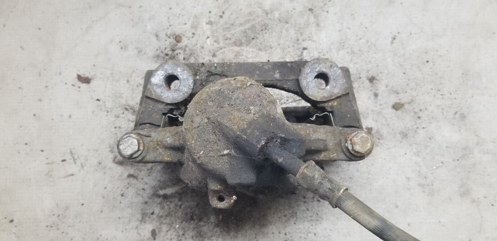 Mercedes Benz Sprinter W906 2012 2.1CDI Rear Left NSR Brake Caliper - Image 4