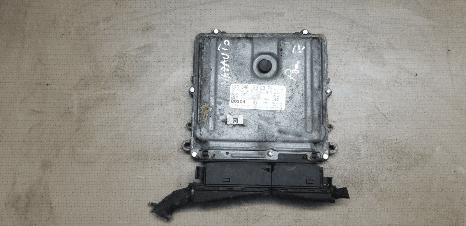 Mercedes Sprinter ECU Engine Control Unit A6461506372 0281015053