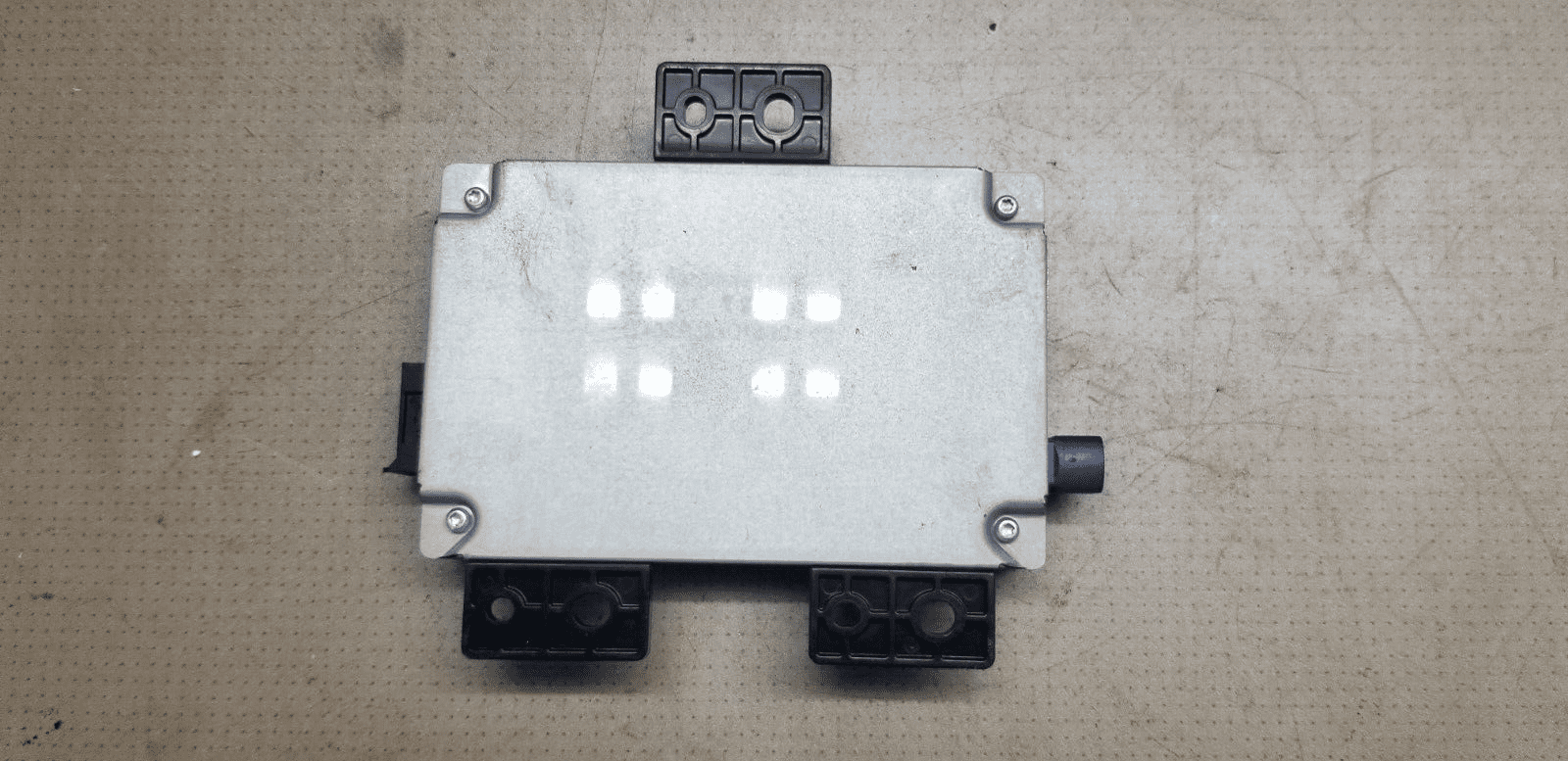 Mercedes W176 W204 W212 Pre Collision Cruise Control Radar Sensor A1729002809 - Image 3