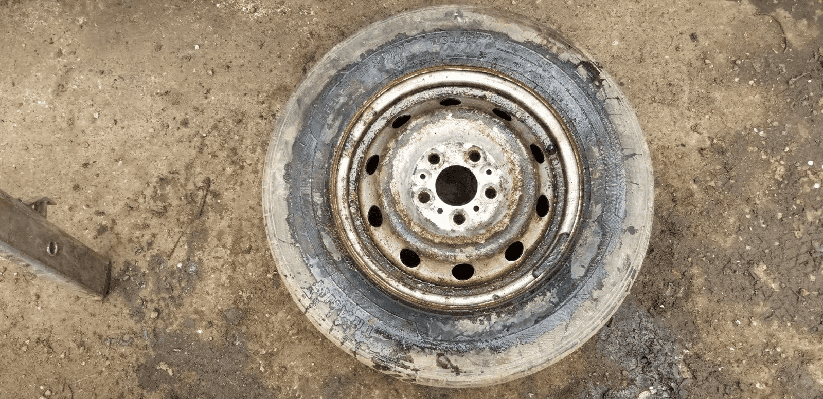 Peugeot Boxer 215/70R15 steel wheel and tyre set