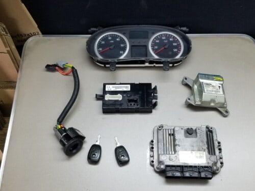 Renault Trafic 2007-2014 2.0 DTI M9R780 Manual ECU Kit (8200935115) - Front View